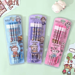 Fourniture scolaire collège Labubu - ensemble de crayons colorés avec designs Kawaii dans des emballages assortis.