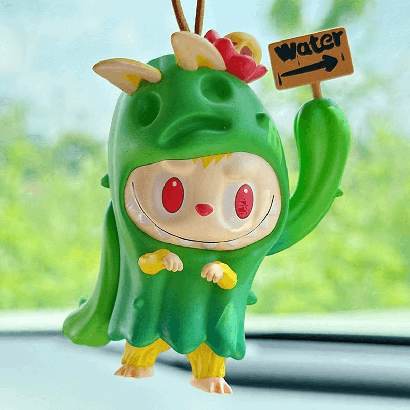 Labubu Almost Hidden – La Figurine Timide et Adorable, figurine mignonne portant une pancarte 'Water'.