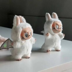 Labubu Angel in Clouds – Figurine collector mignonne et unique avec ailes délicates en peluche.