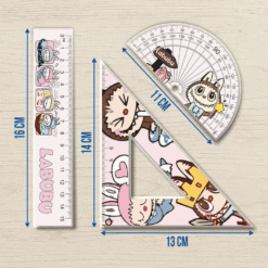 labubu kit de géométrie rentrée scolaire avec règle, équerre et rapporteur colorés et illustrés.