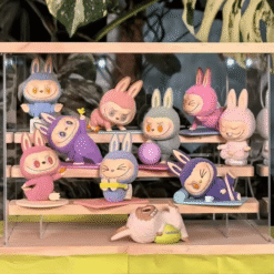 Labubu Lazy Yoga – La Figurine du Zen et de la Détente, figurines sur étagère avec poses de yoga mignonnes.