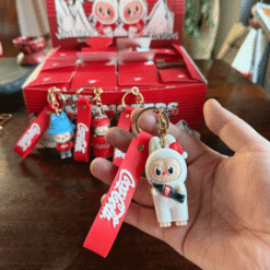 Porte-clés Labubu Coca-Cola boite complète, figurine colorée avec logon Coca-Cola, édition spéciale, design unique