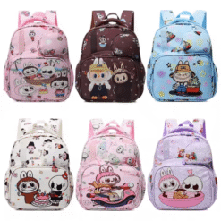 Cartable Labubu primaire kawaii assortis avec motifs adorables et espiègles, pour la rentrée des classes.