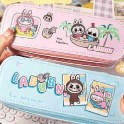 Trousse Labubu multifonction la rentrée avec style ! design coloré avec motifs espiègles et compartiments pratiques.